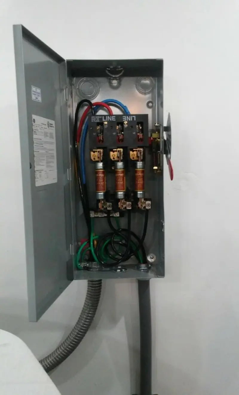 Three-phase disconnect switch installed for Smoke Detector Installation in Palm Valley
